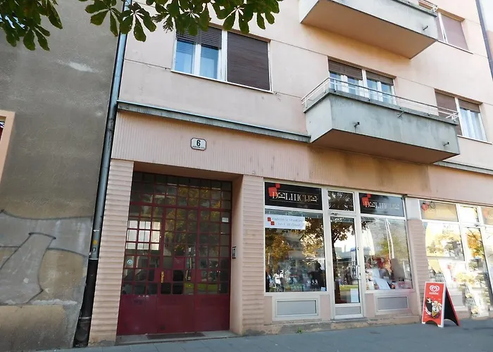 Apartment Domi Kvatric