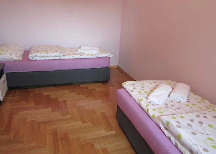 Apartment Domi Kvatric