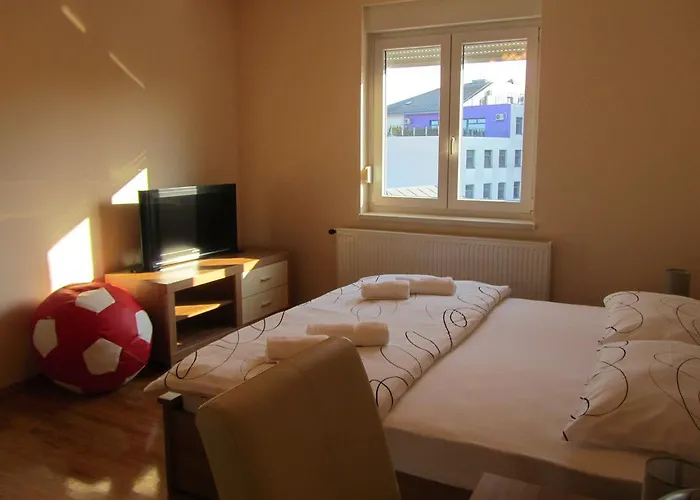 Apartment Domi Kvatric